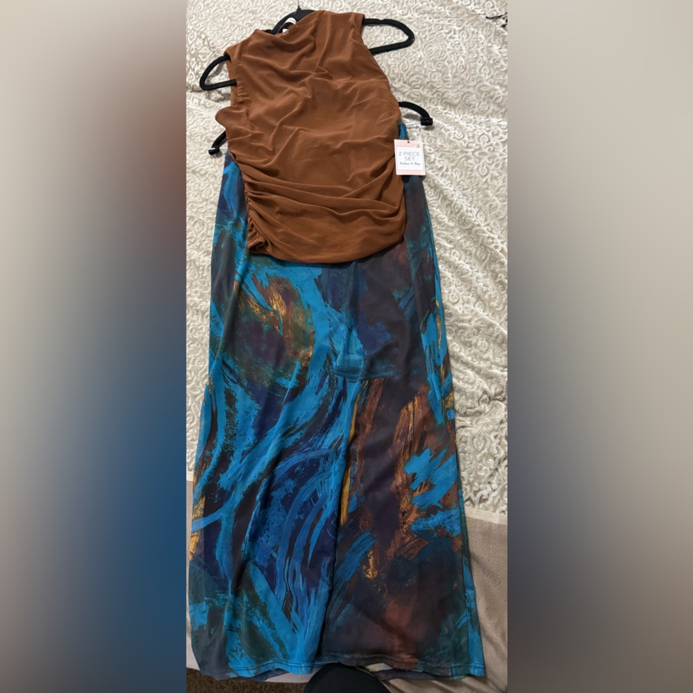 NWT Harlow & Rose Two Piece Top and Skirt Set in Brown and Blue - Size M‎